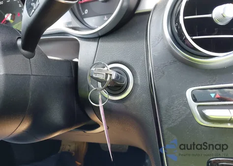 2018 Mercedes-Benz Glc 300 from USA, damaged, VIN WDC0G4JB0JV102030